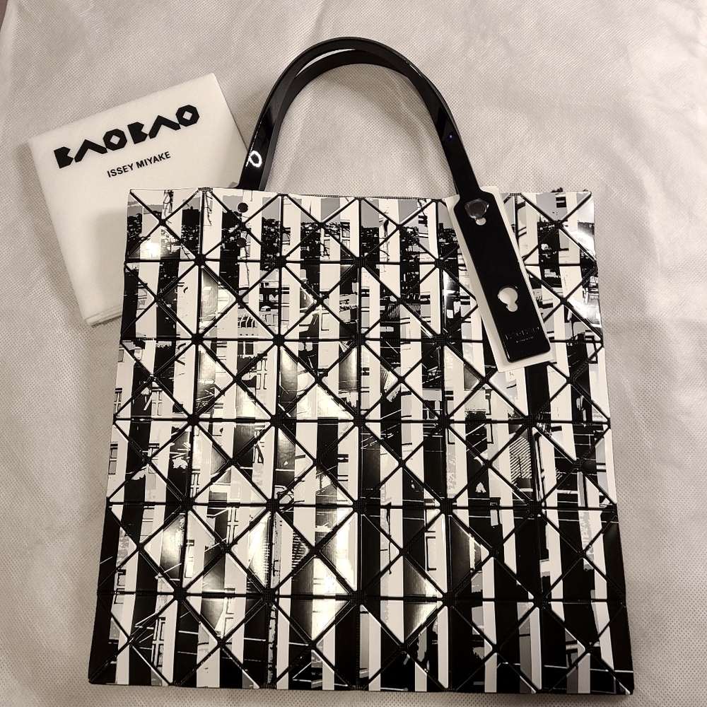 Bao Bao Issey Miyake Cityscape Tote - Black